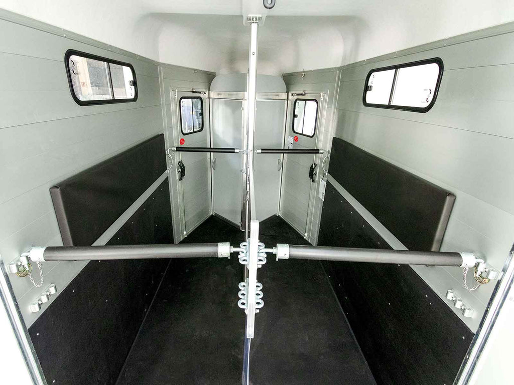 Cheval Liberte Pferdeanhänger Touring Jumping V2 |Pullman-Fahrwerk|Sattelkammer|blau
