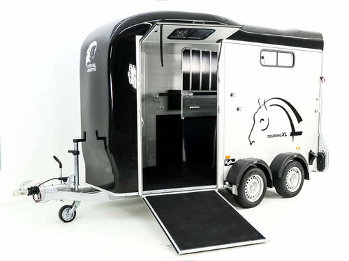 Cheval Liberte Pferdeanhänger Touring XL Country|Sattelkammer|Frontausstieg|schwarz