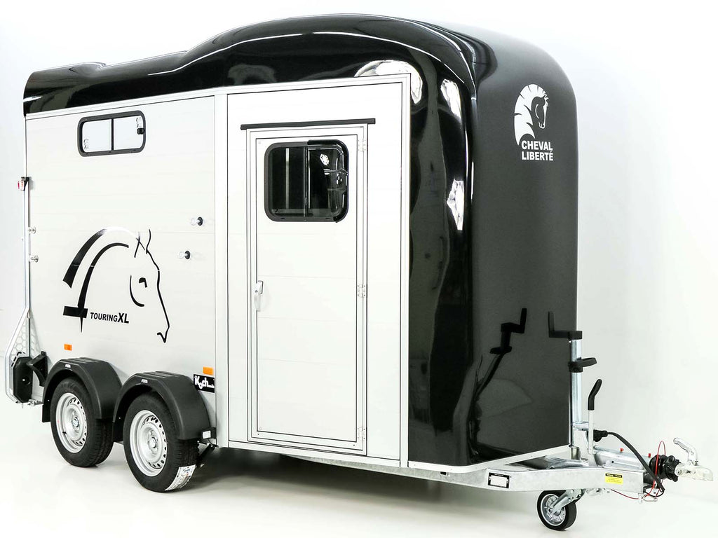 Cheval Liberte Pferdeanhänger Touring XL Country|Sattelkammer|Frontausstieg|schwarz