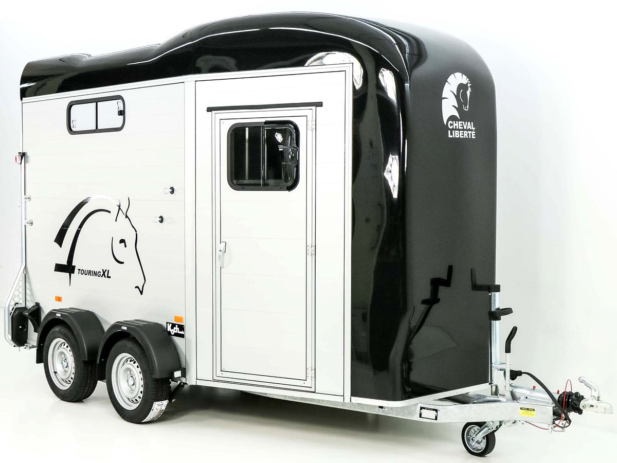 Cheval Liberte Pferdeanhänger Touring XL Country|Sattelkammer|Frontausstieg|schwarz