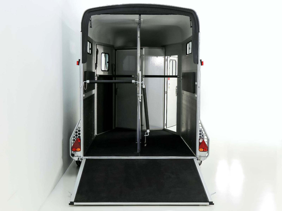Cheval Liberte Pferdeanhänger Touring XL Country|Sattelkammer|Frontausstieg|schwarz