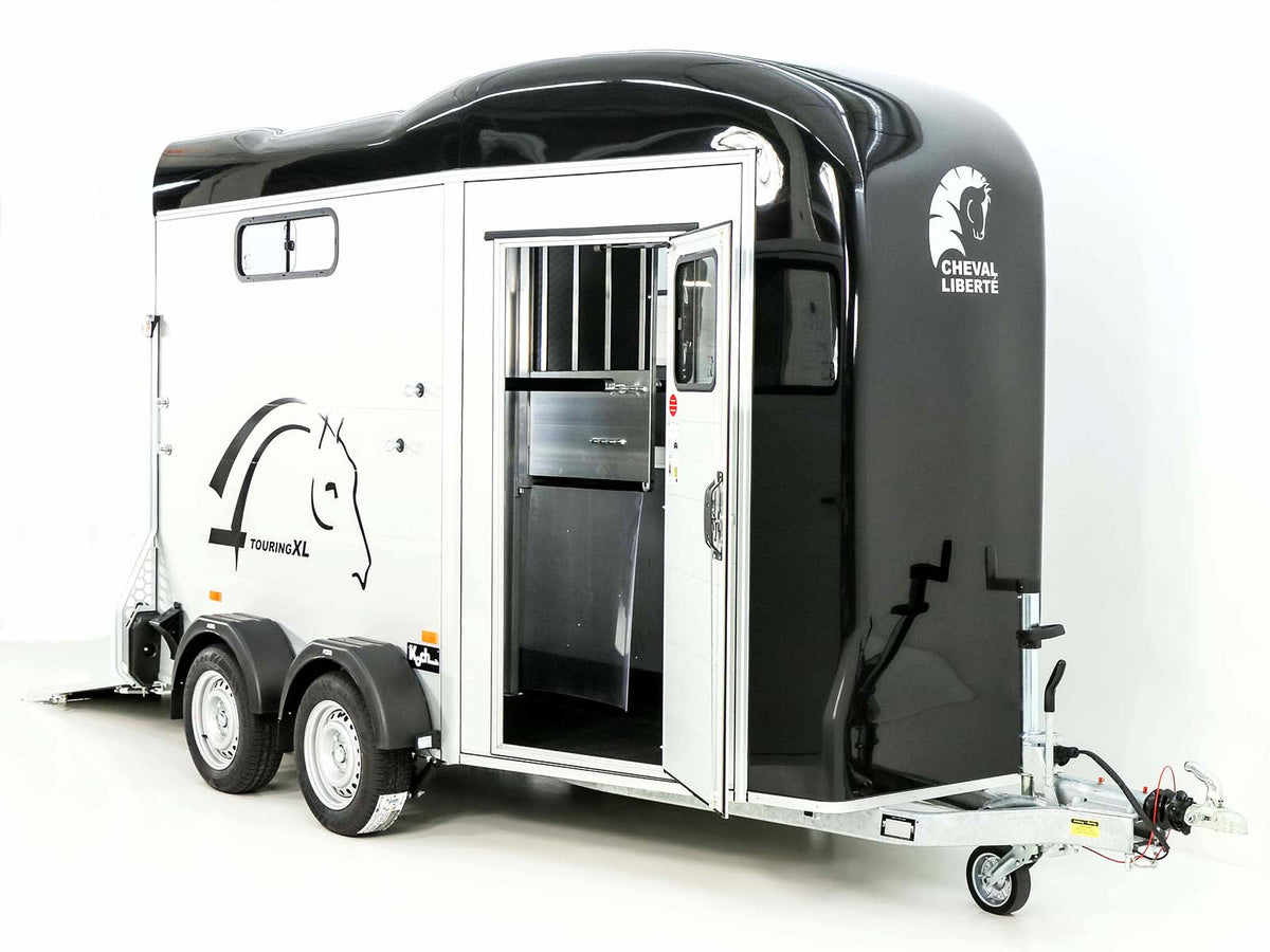 Cheval Liberte Pferdeanhänger Touring XL Country|Sattelkammer|Frontausstieg|schwarz