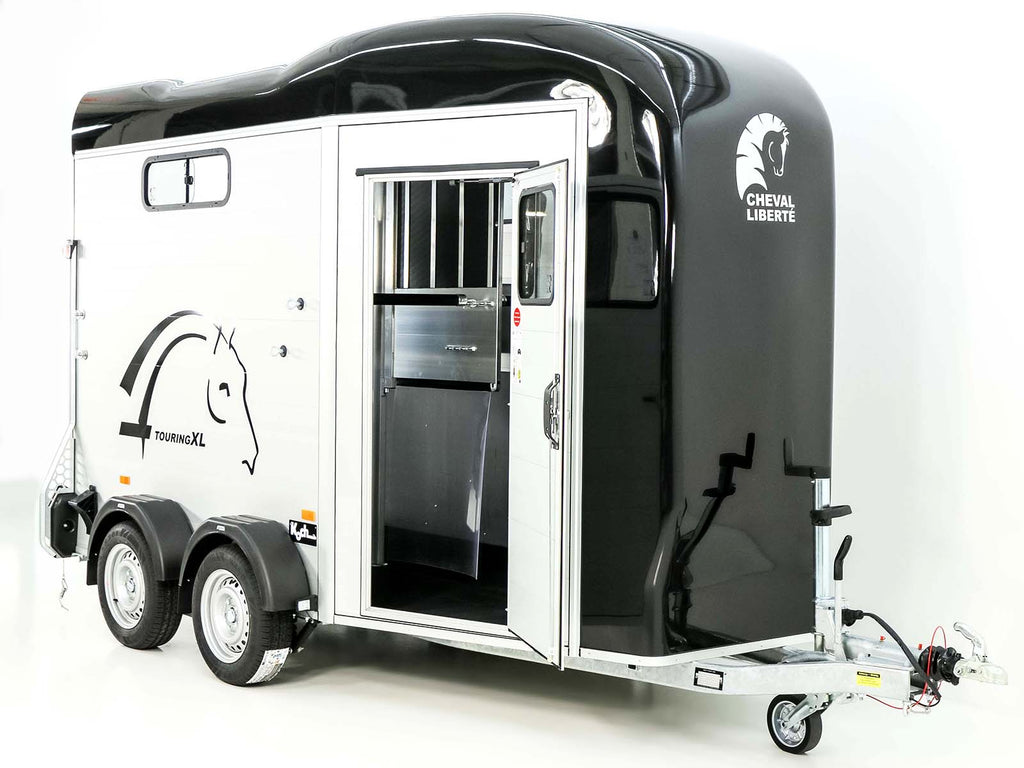 Cheval Liberte Pferdeanhänger Touring XL Country|Sattelkammer|Frontausstieg|schwarz