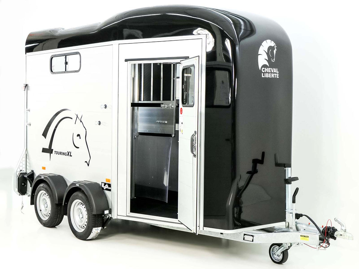 Cheval Liberte Pferdeanhänger Touring XL Country|Sattelkammer|Frontausstieg|schwarz