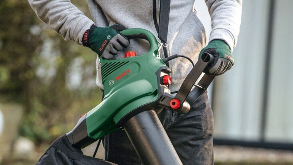 Bosch Universal GardenTidy 3000